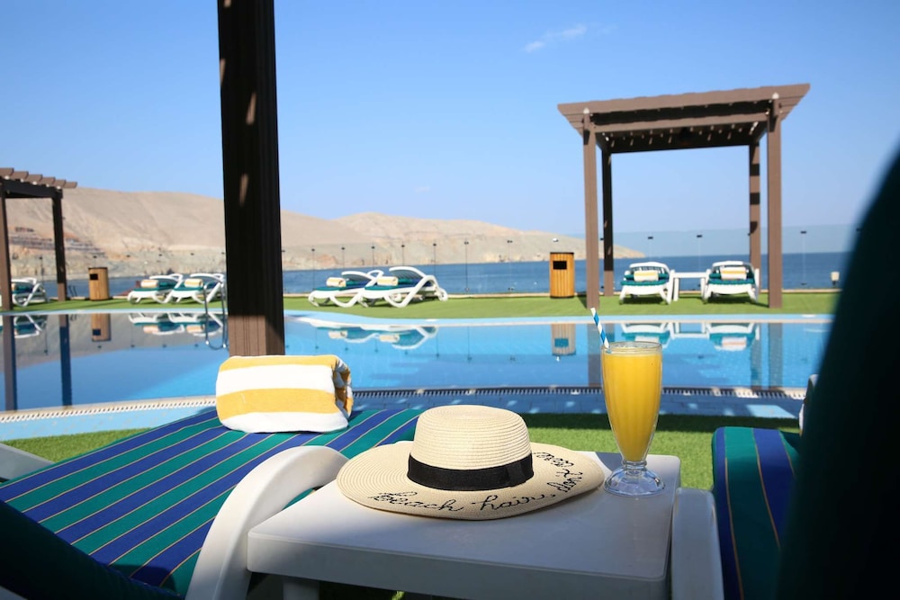 Azimut Hotel Khasab 33/42