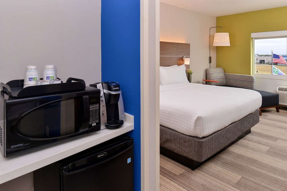 Holiday Inn Express And Suites Salem 20/45