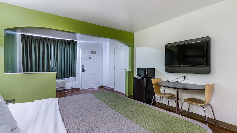 Motel6 San Marcos, TX - North 29/45
