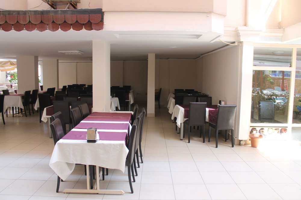 Rosella Hotel 45/62