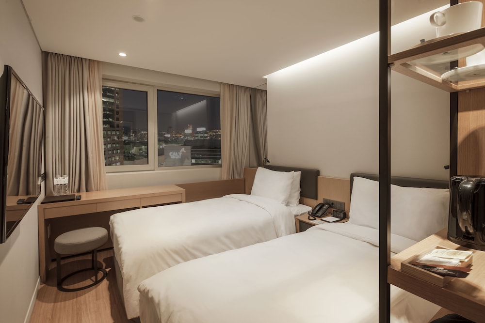 HOTEL URI& 26/60