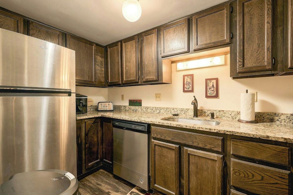 2 Bedrooms, Condo, Mountain, Deluxe, Villa, Queen and Twin Beds، Seven Springs Resort 4/7