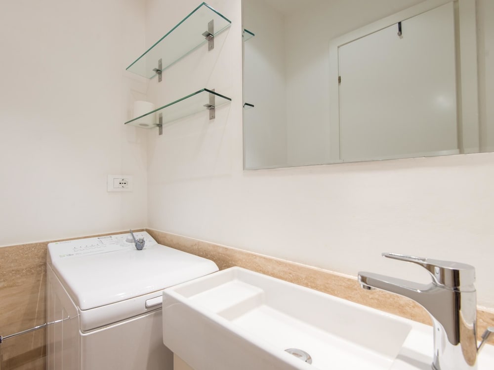 RSH Trevi Fountain Luxury Apartment 34/39
