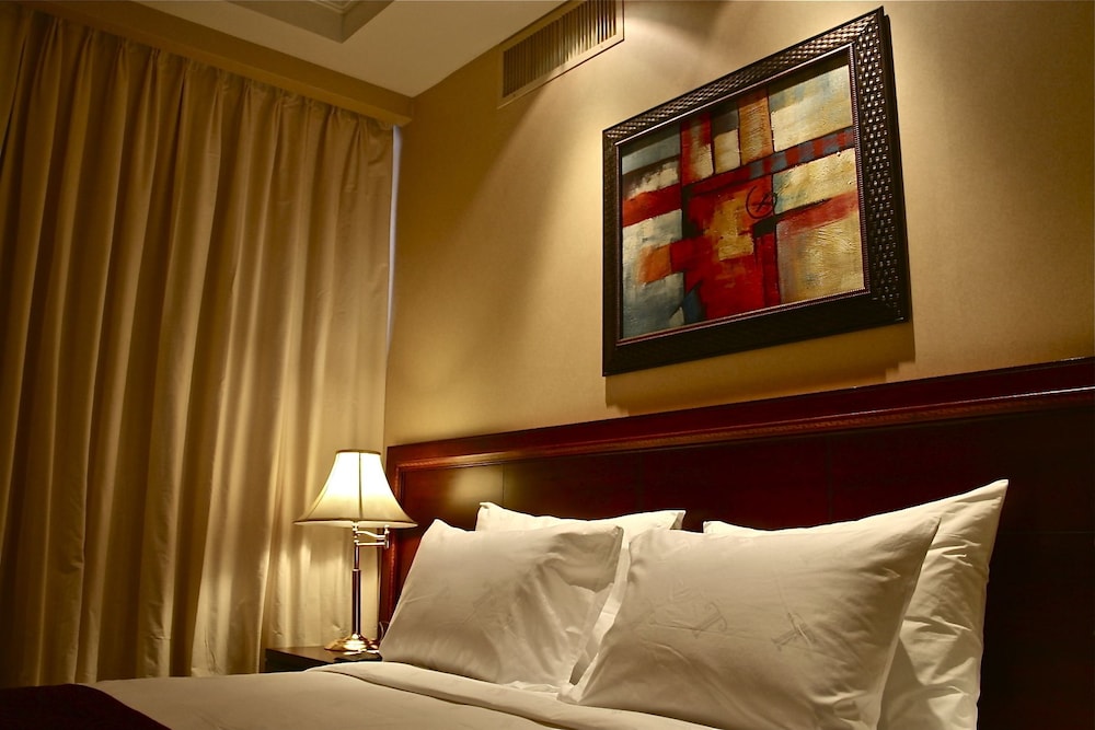 Trianon Hotel 25/63