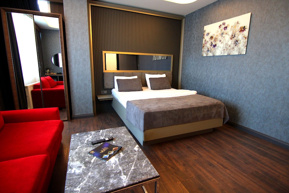 1 BEDROOM, ELITE