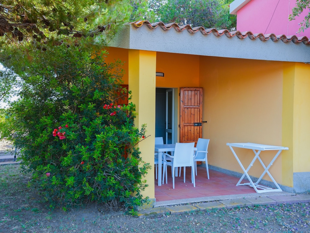 Mimose Beach Village 4/50