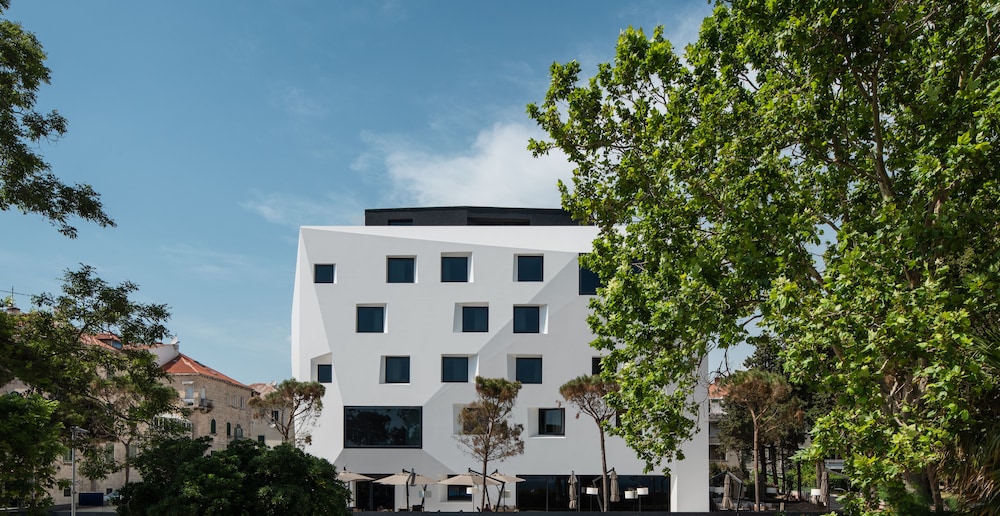 Briig Boutique Hotel 7/72