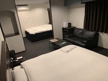 2 Bedrooms, Special