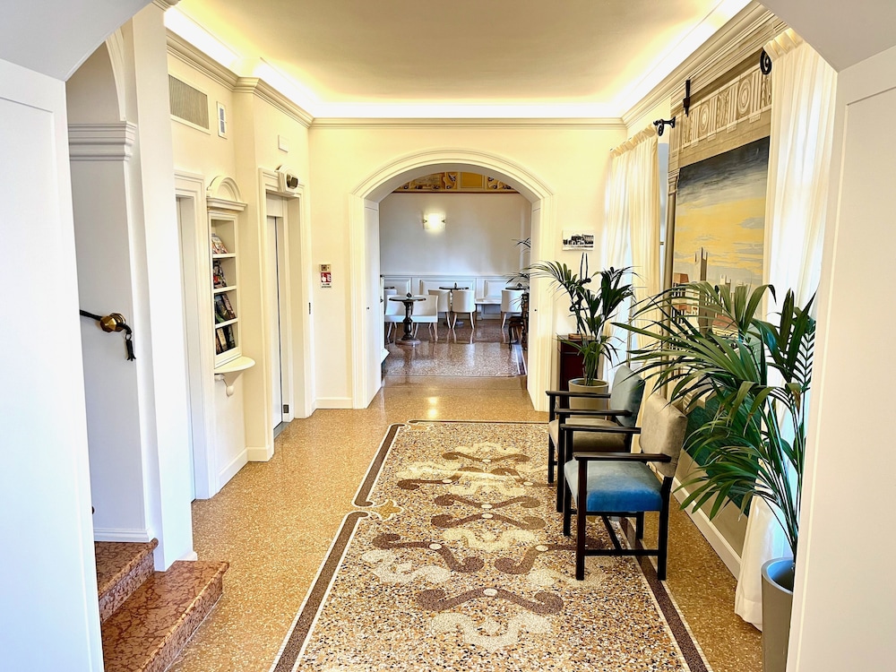 Hotel Ristorante Gardesana 28/48