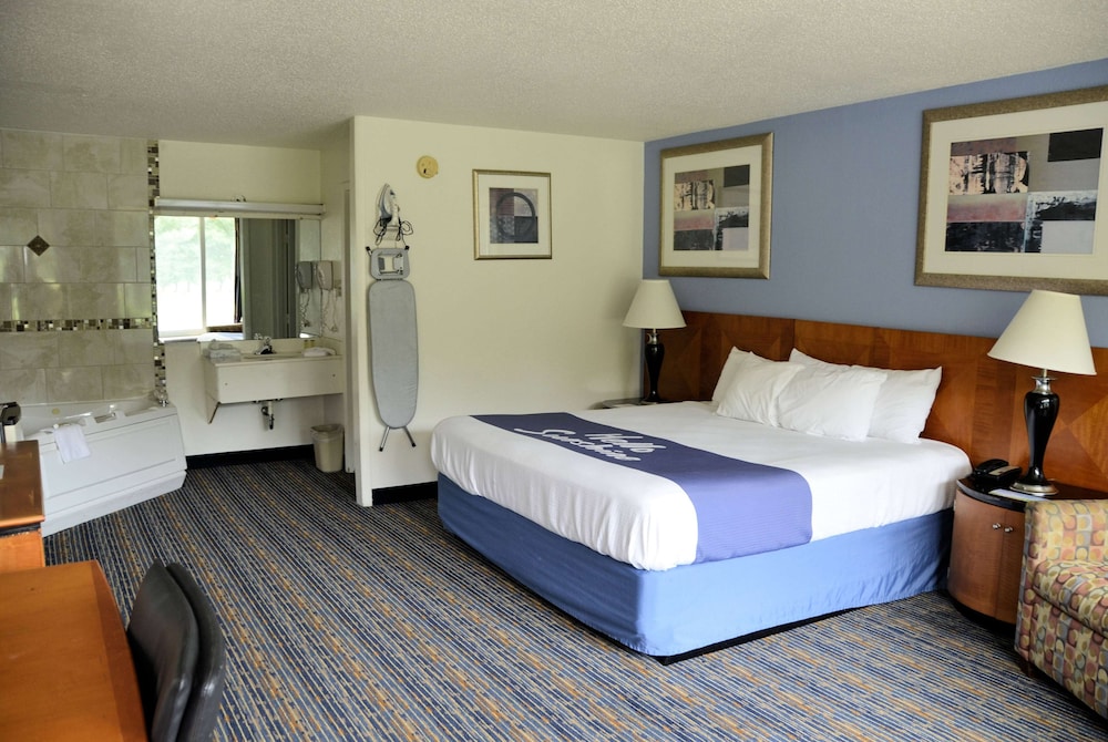 Upgrade, King Bed, Hot Tub