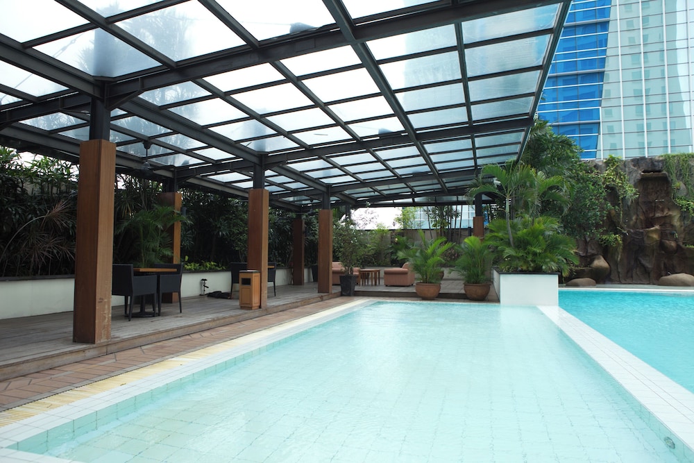 Menara Peninsula Hotel 6/46