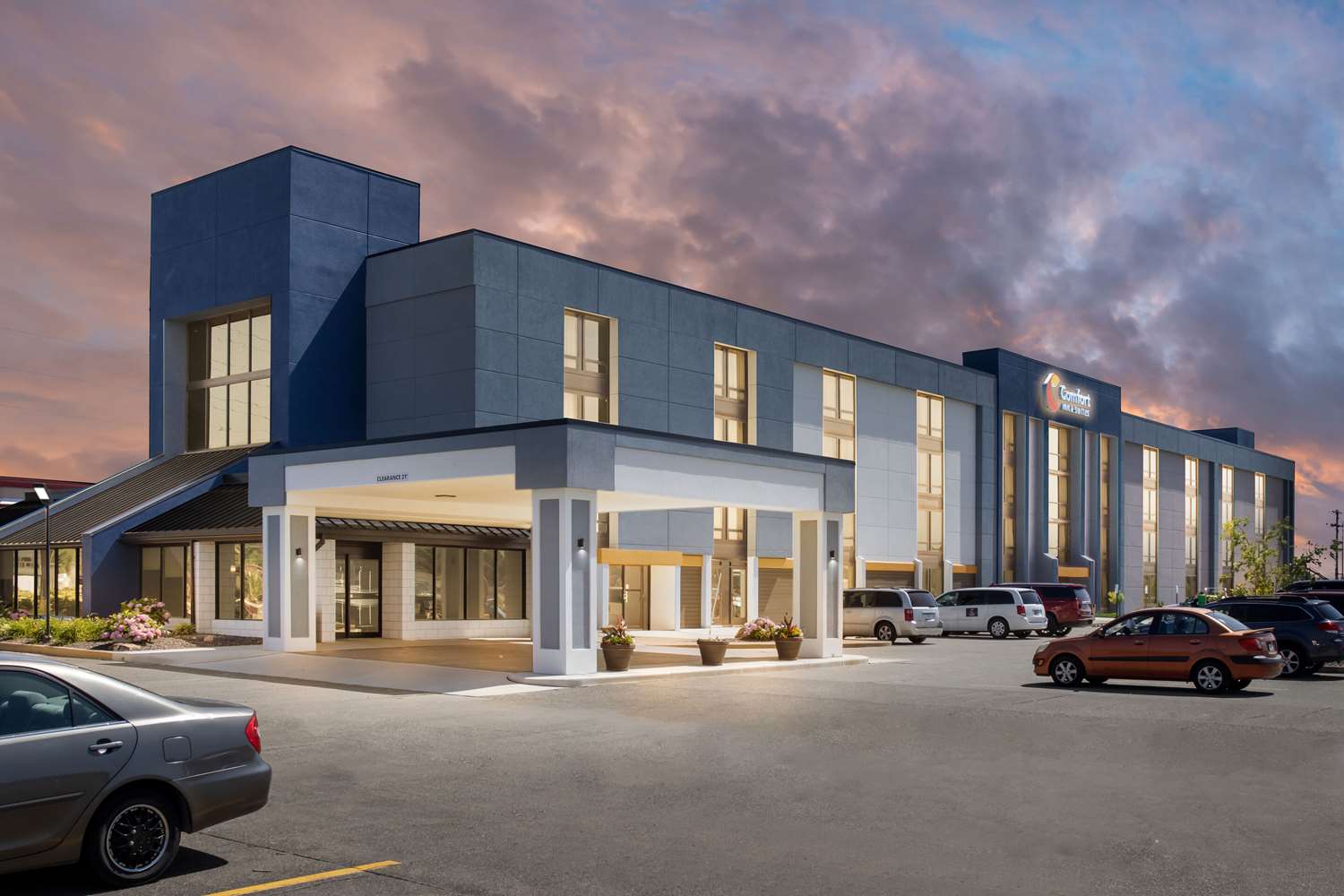 Comfort Inn & Suites Evansville Airport 19/21