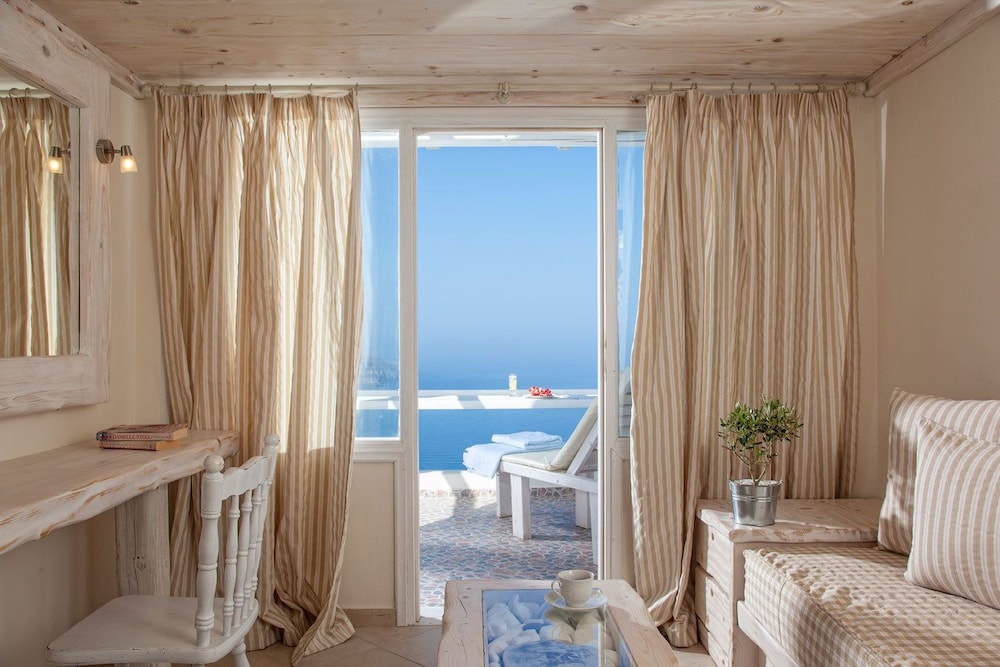 ATHERMI SUITES 39/74