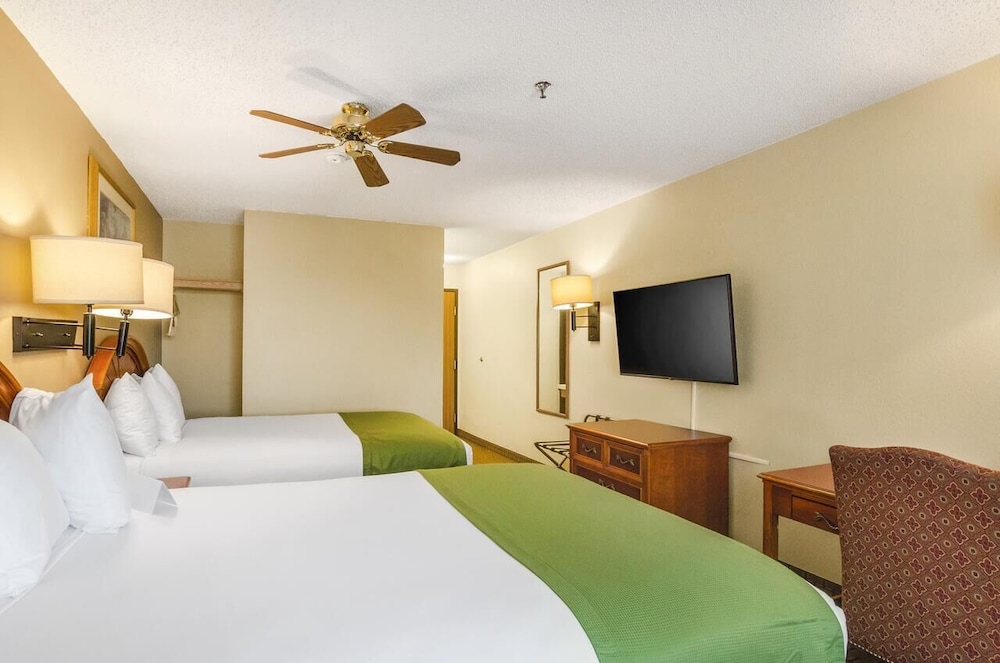 GuestHouse Inn and Suites Cheyenne 8/28