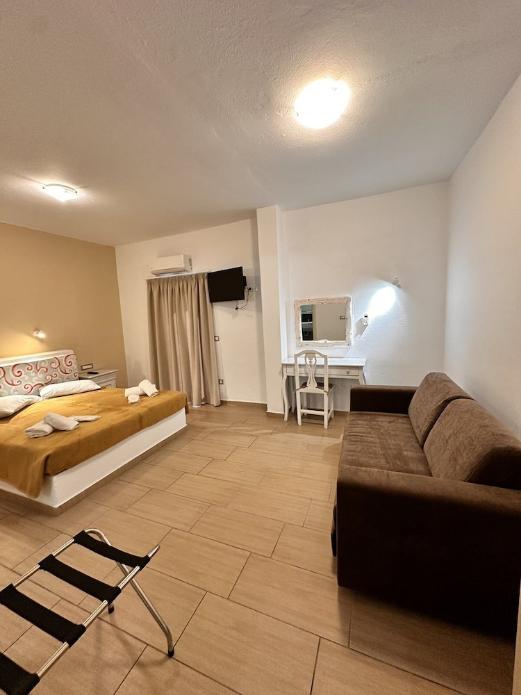 Olympic Hotel 27/56