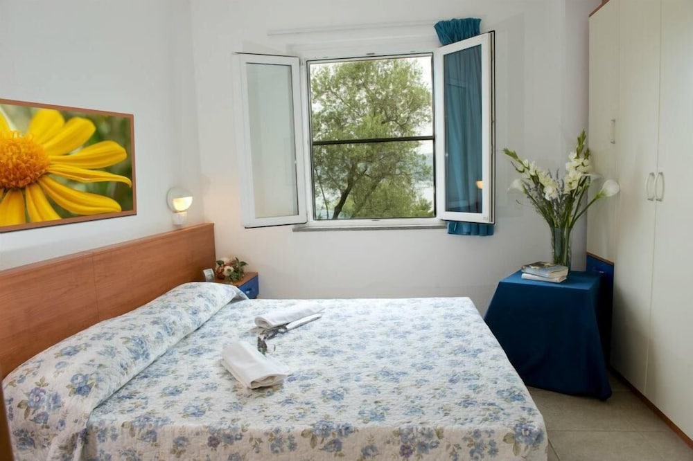 1 Bedroom, Superior, Bungalow, 1 Queen and 1 Bunk Bed