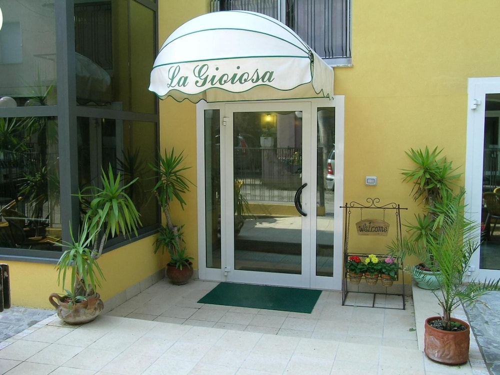 La Gioiosa Hotel 2/38