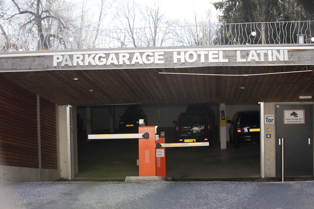 Hotel Latini 11/75