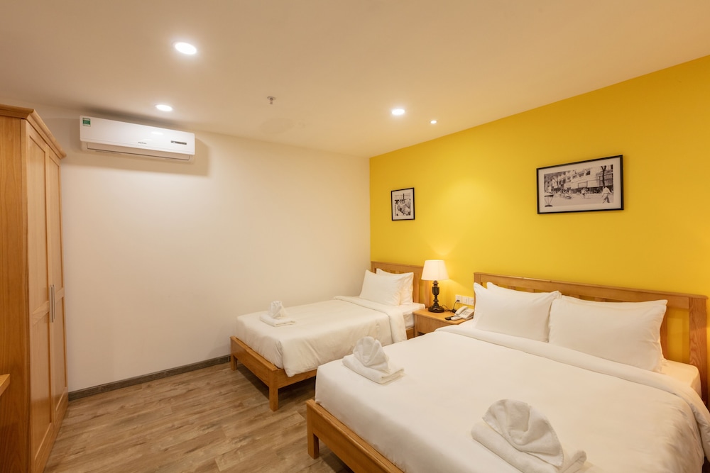 Studio, Suite, 1 Double and 1 Single Bed