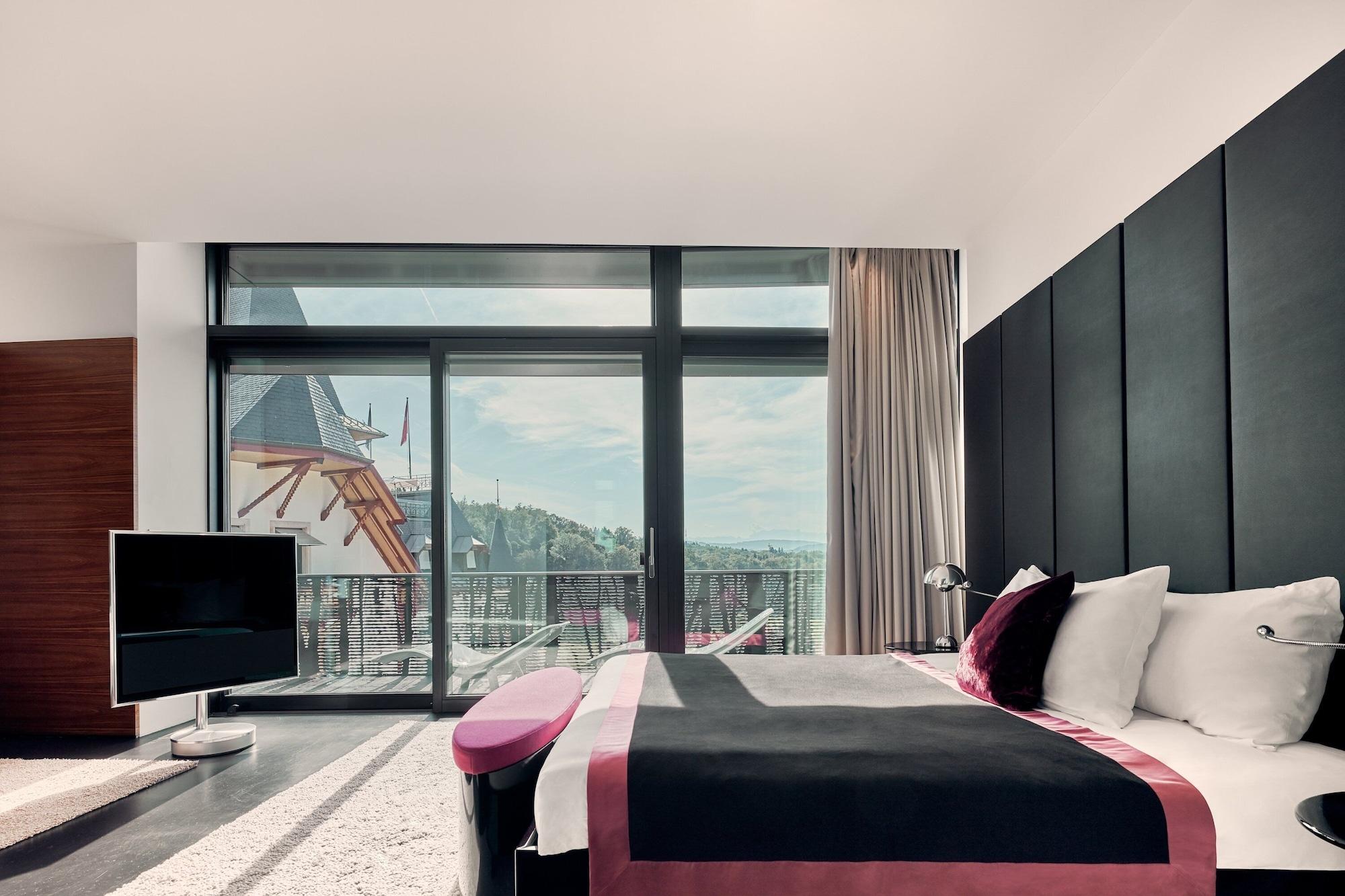 Elegant, Suite, Butler