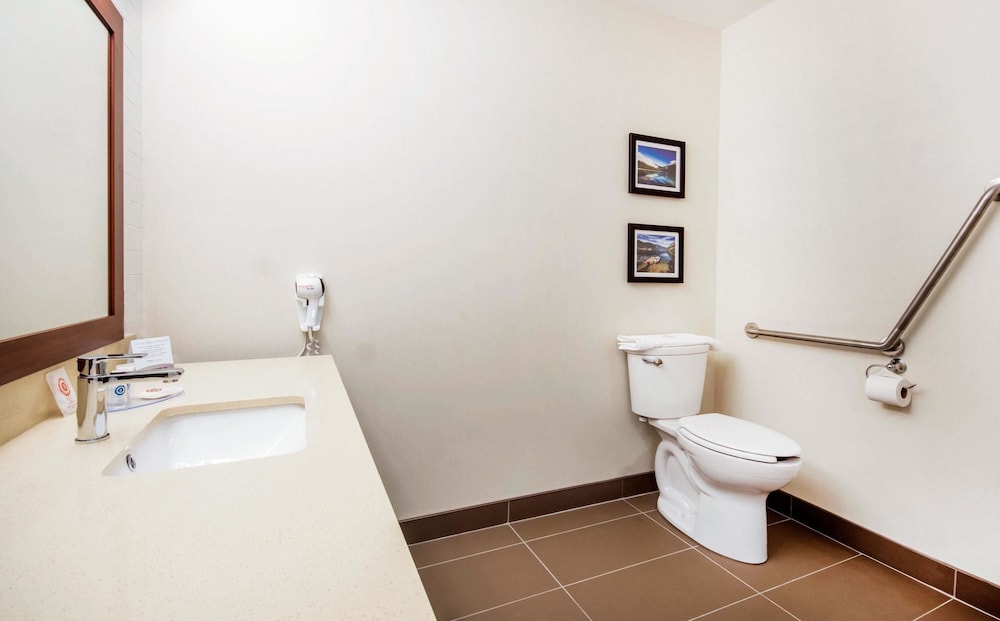 Comfort Inn & Suites Merritt BC 20/45