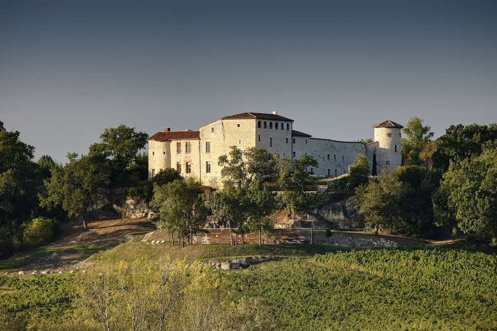 HOTEL DU CHATEAU DE SALETTES 38/45