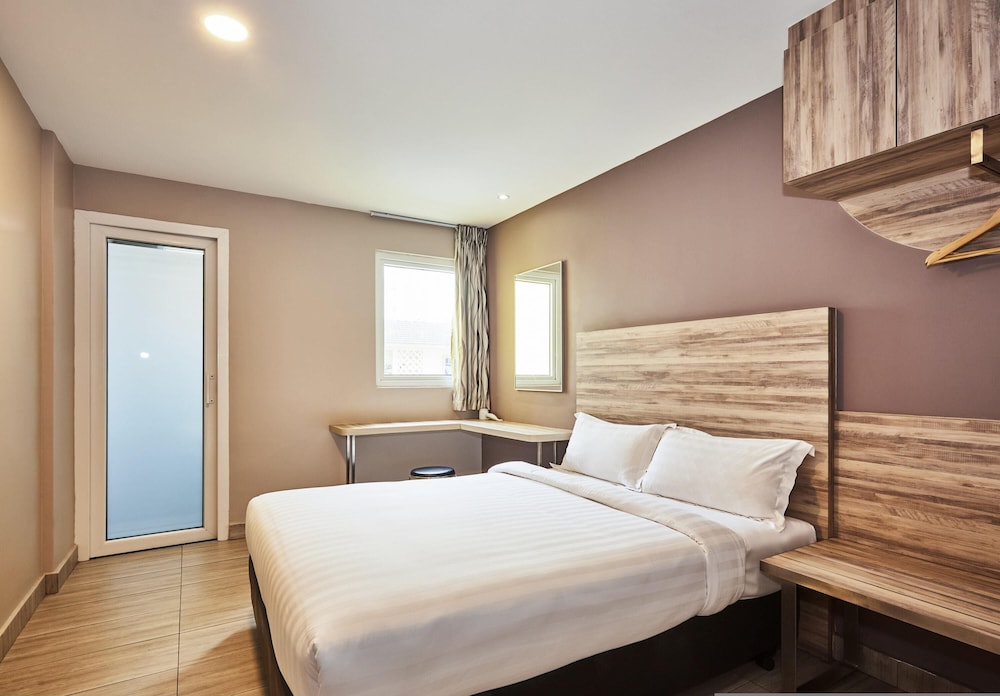 ibis budget Singapore Crystal 40/62