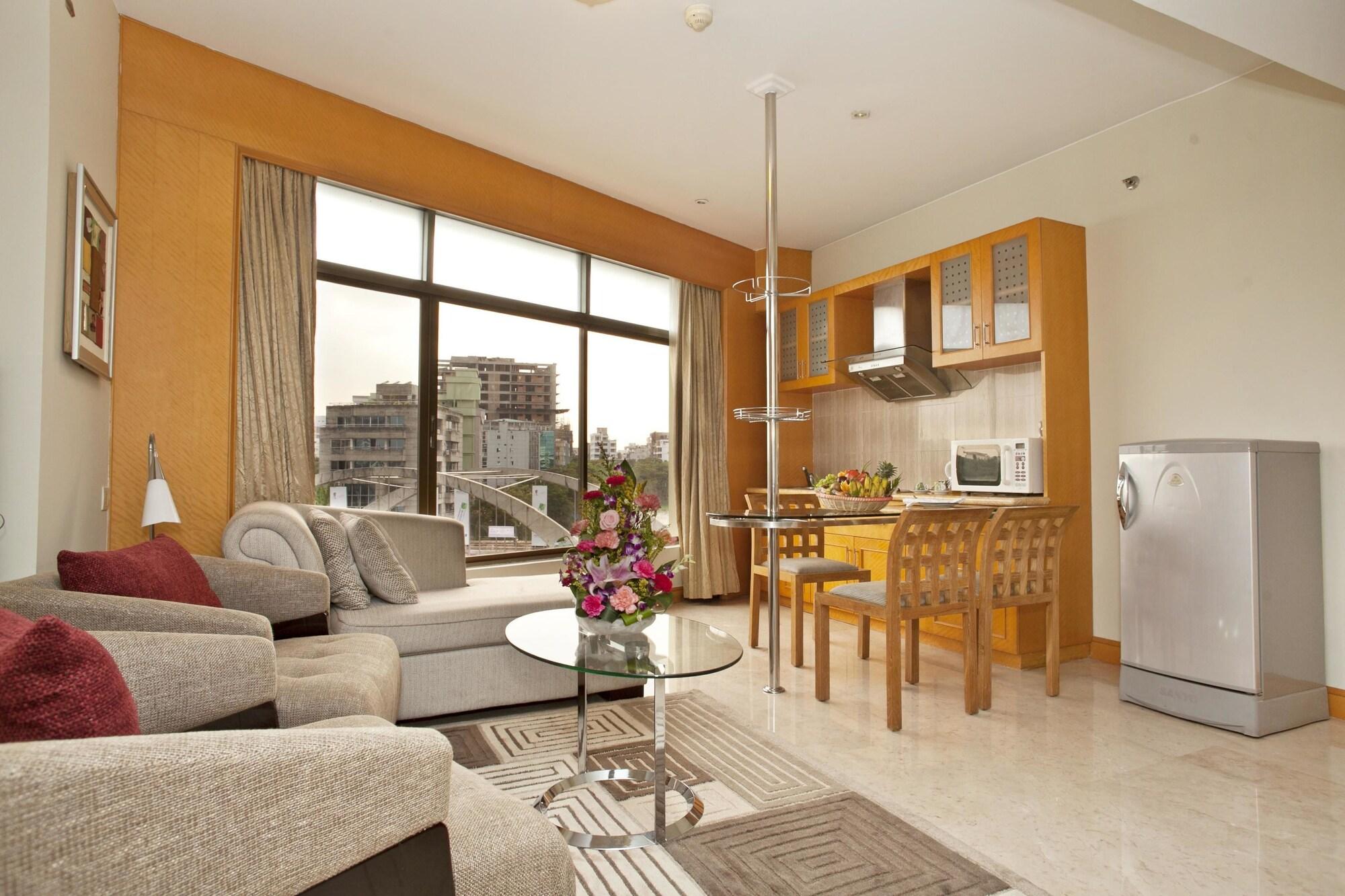 Lakeshore Hotel & Apartments 39/66