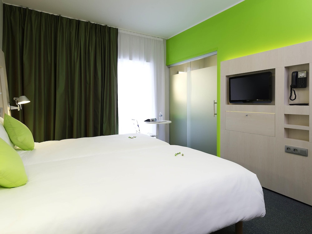 IBIS STYLES NIVELLES 28/73