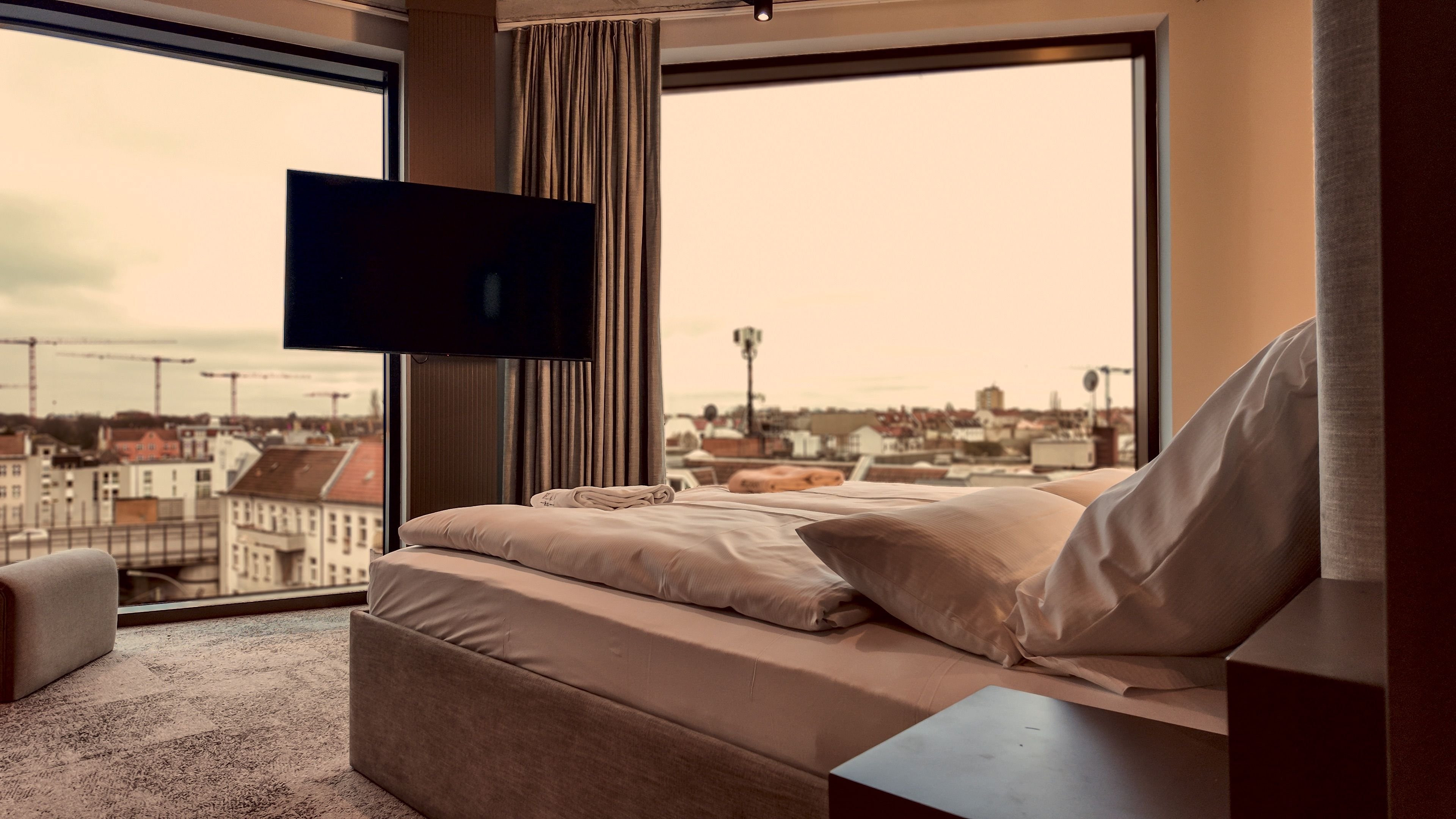 Bellman Hotel 13/38