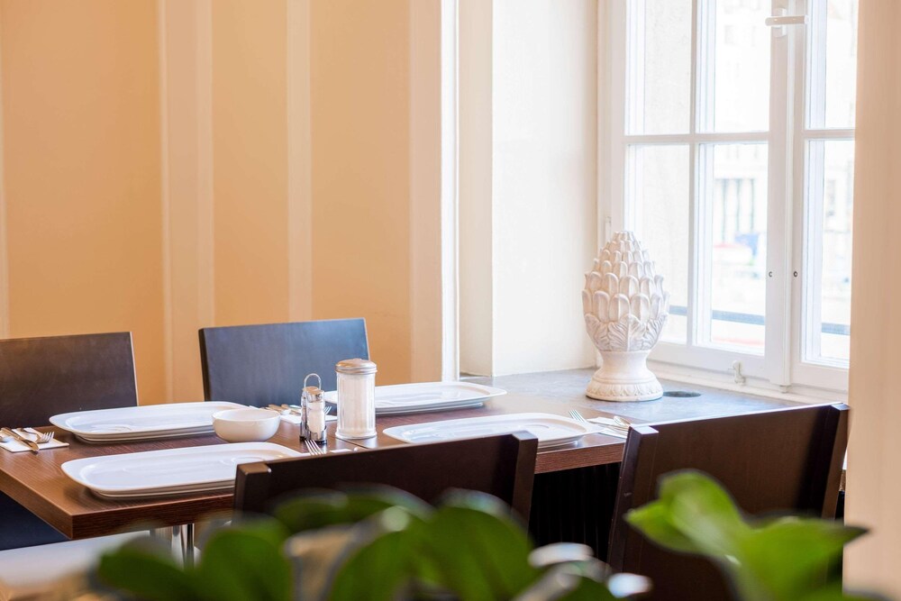 STAR INN HOTEL PREMIUM DRESDEN IM HAUS ALTMARKT, BY QUALITY(Formerly Star Inn Hotel Premium Dresden 38/38