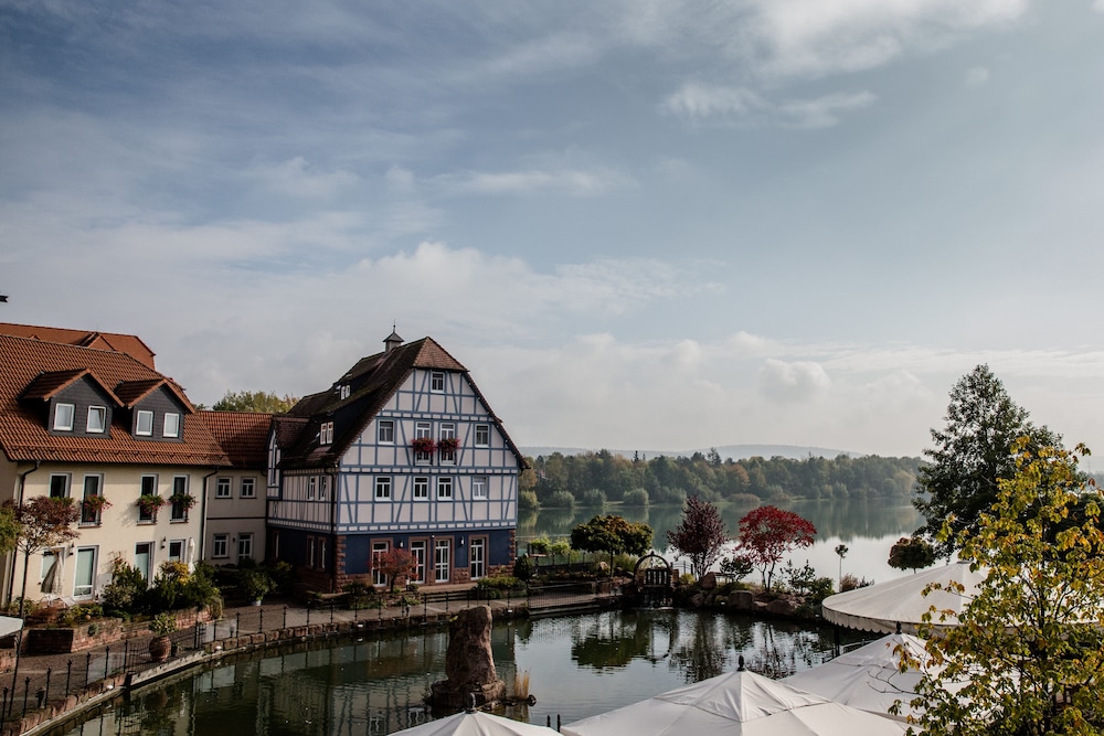Seehotel Niedernberg - Das Dorf am See 2/49