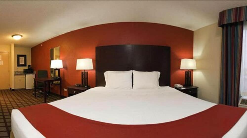 Holiday Inn Express Hotel Suites Chicago Algonquin 20/75