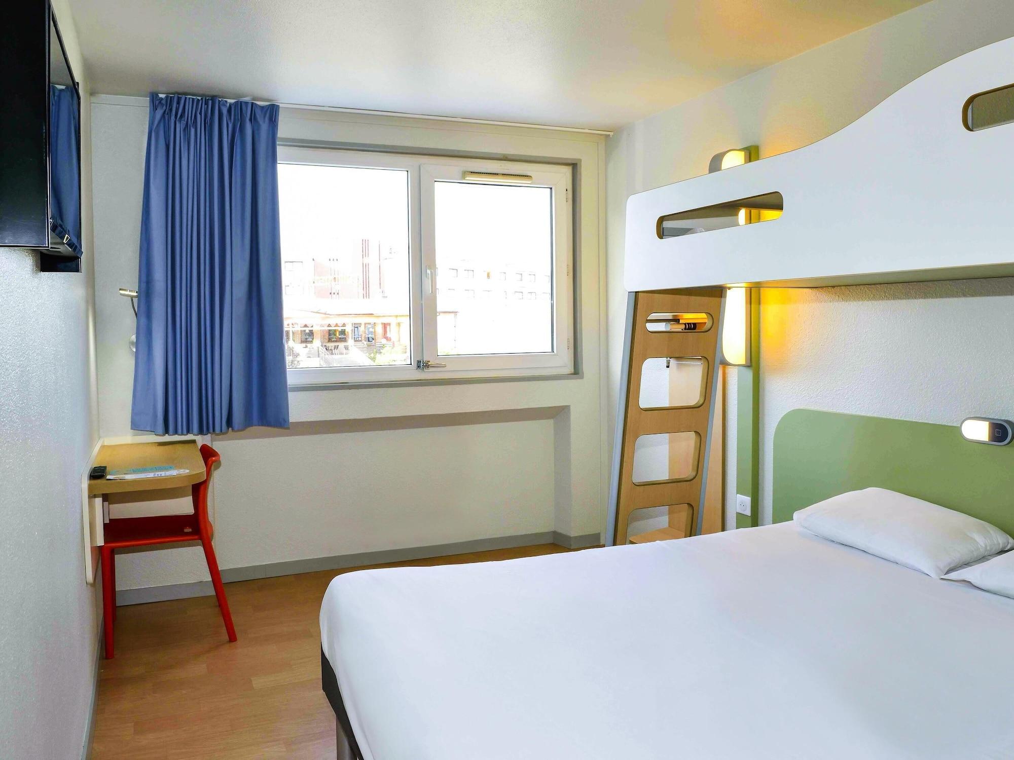 Standard, Multiple Beds