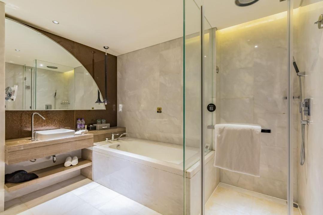 غرفة ديلوكس بسرير كينج، BeiJing Qianyuan Hotel 7/7