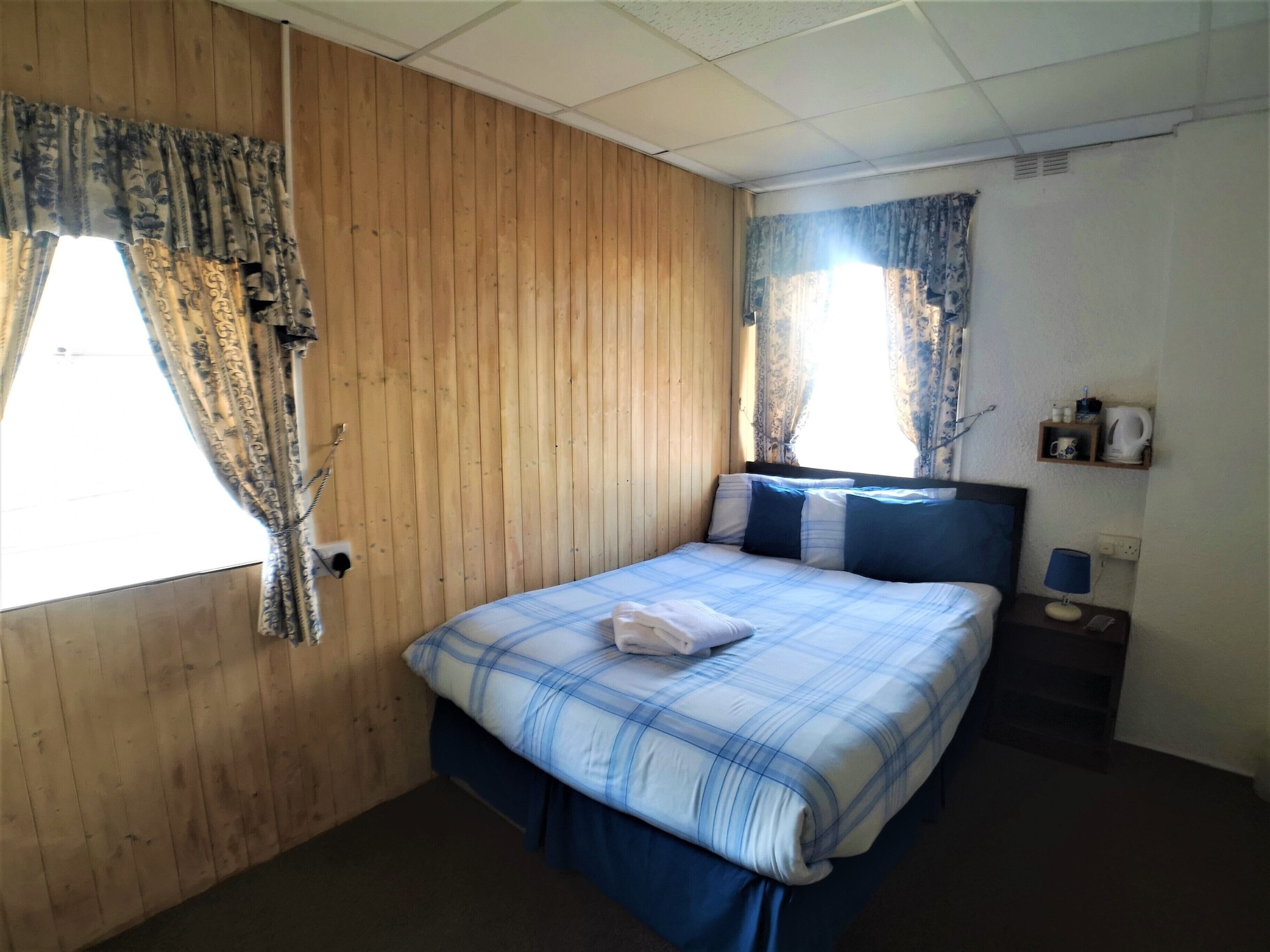 ECONOMY, DOUBLE BED