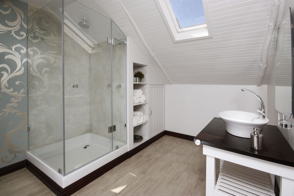 The Potting Shed Guest House 48/50