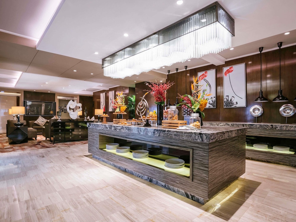 Pullman Shanghai Jing An 10/71