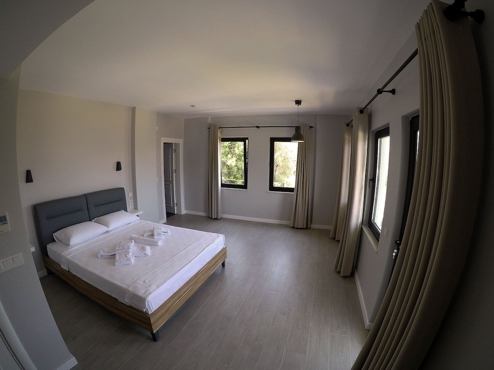 Gala Selimiye 11/50