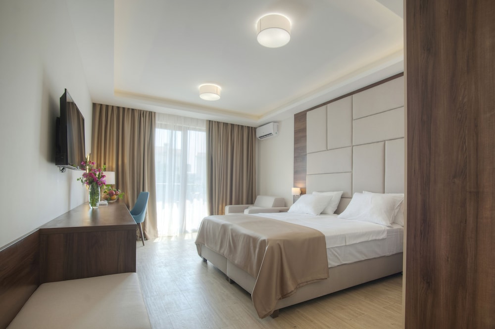 HOTEL TWELVE by Aycon 27/58