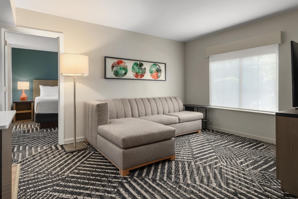 HYATT HOUSE MORRISTOWN 46/77