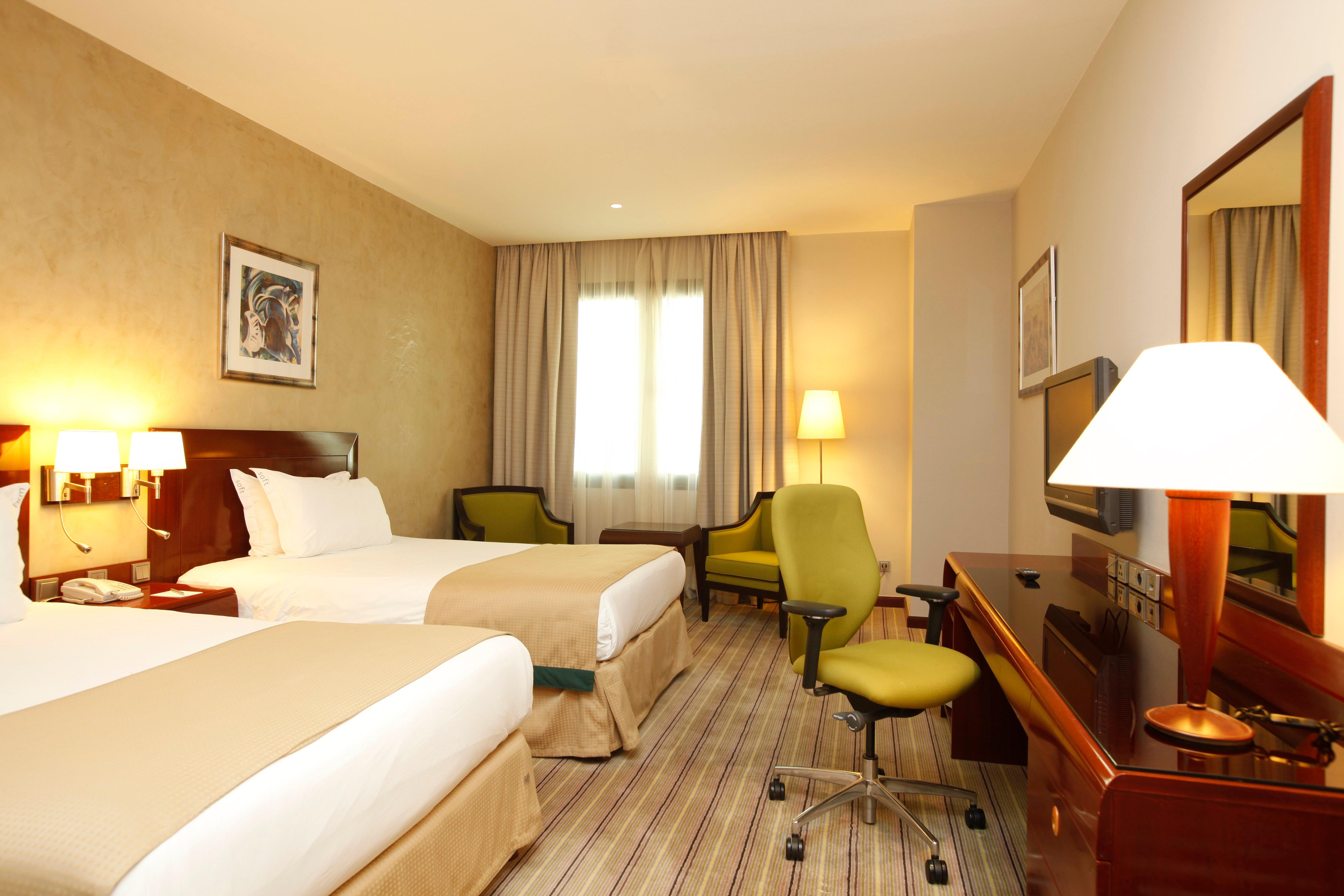غرفة بسريرين منفصلين بإطلالة على المدينة، هوليداي إن - العليا(Holiday Inn Olaya) 2/3