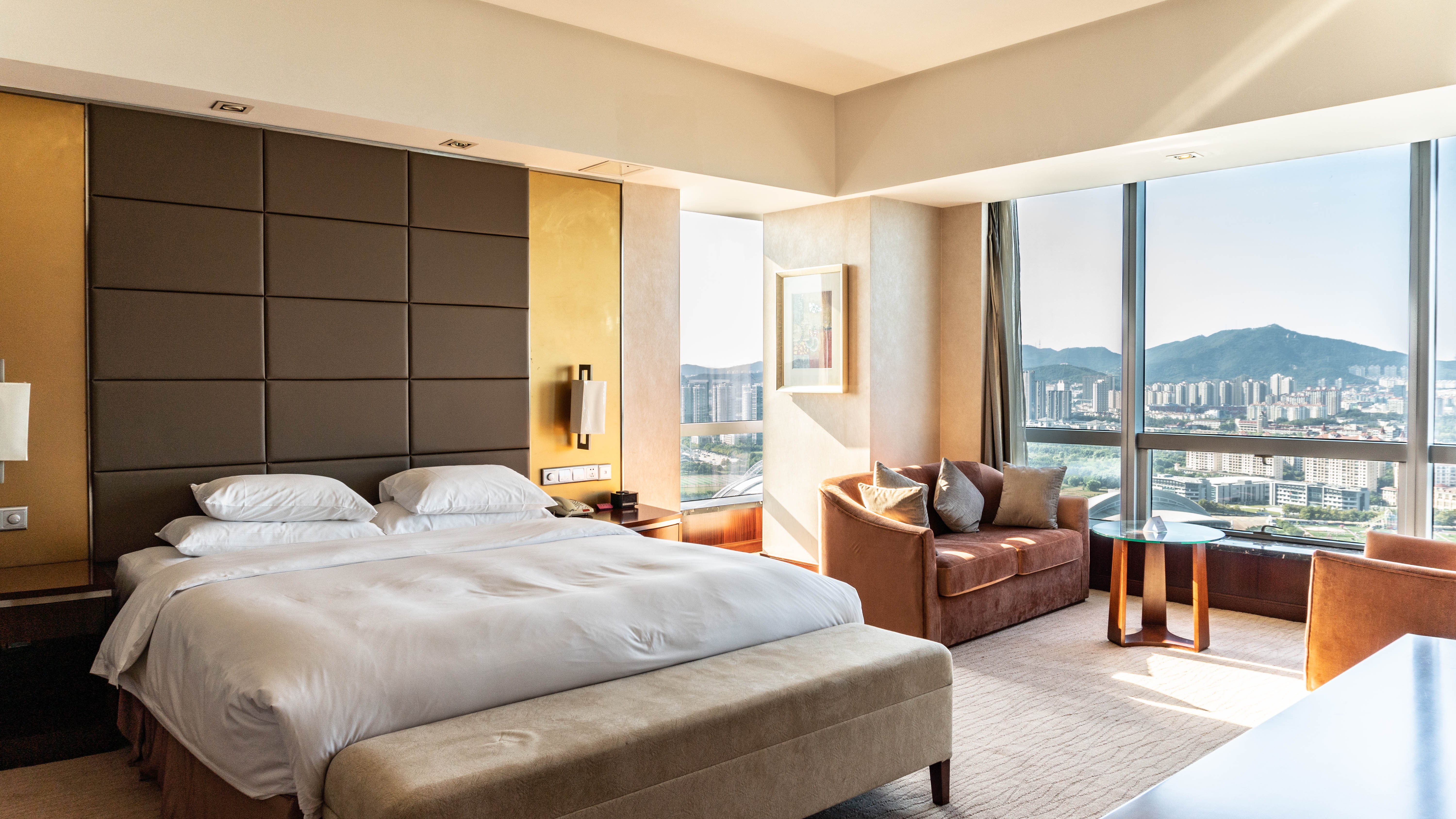 Crowne Plaza Yantai Seaview 26/82