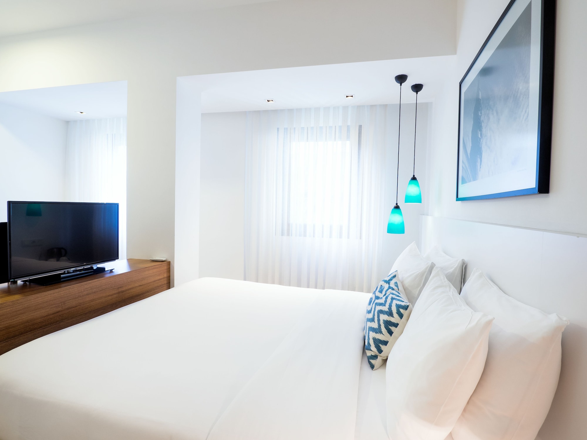 DELUXE, DOUBLE BED