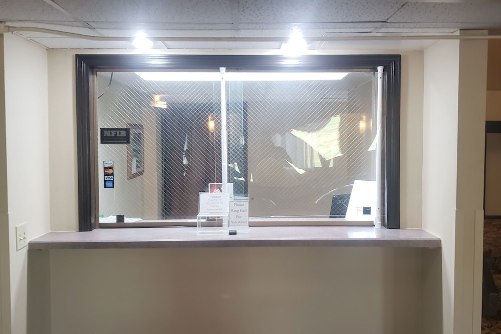 Budget Host Inn 4/60
