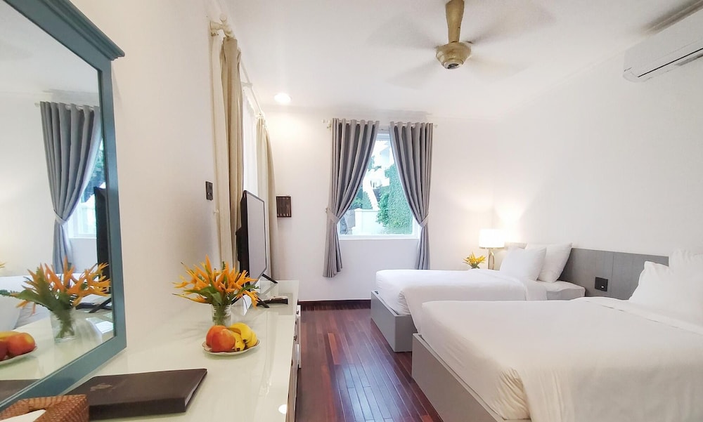 DELUXE, TWIN BEDS