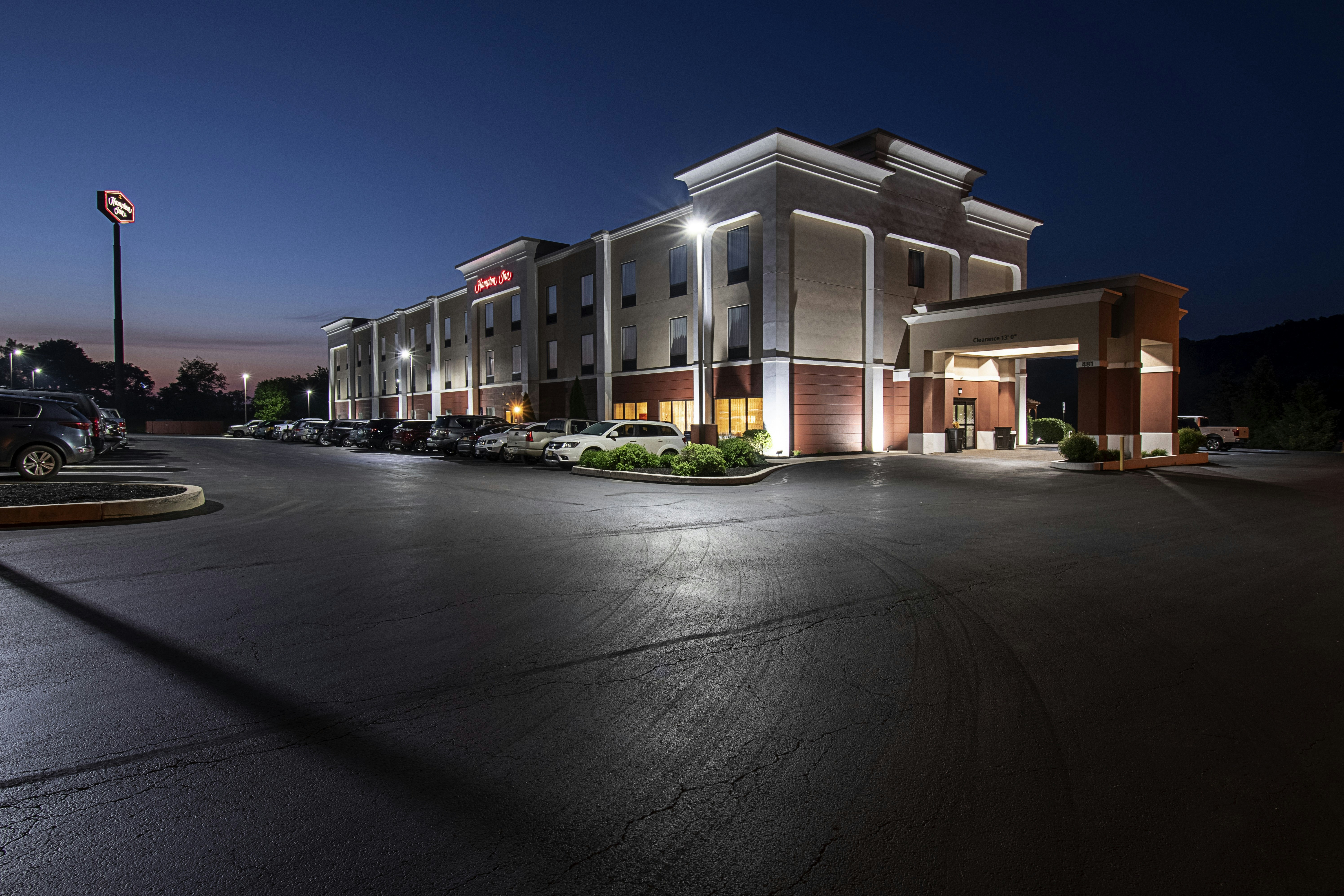 Hampton Inn Pine Grove 49/58