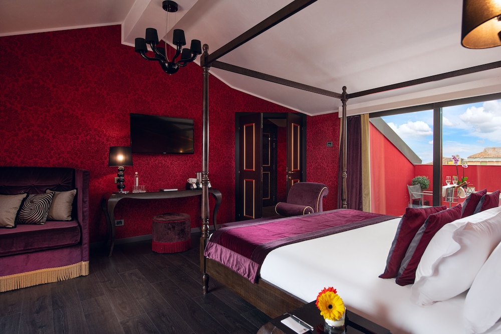 PANORAMIC, SUITE, HOT TUB, TERRACE