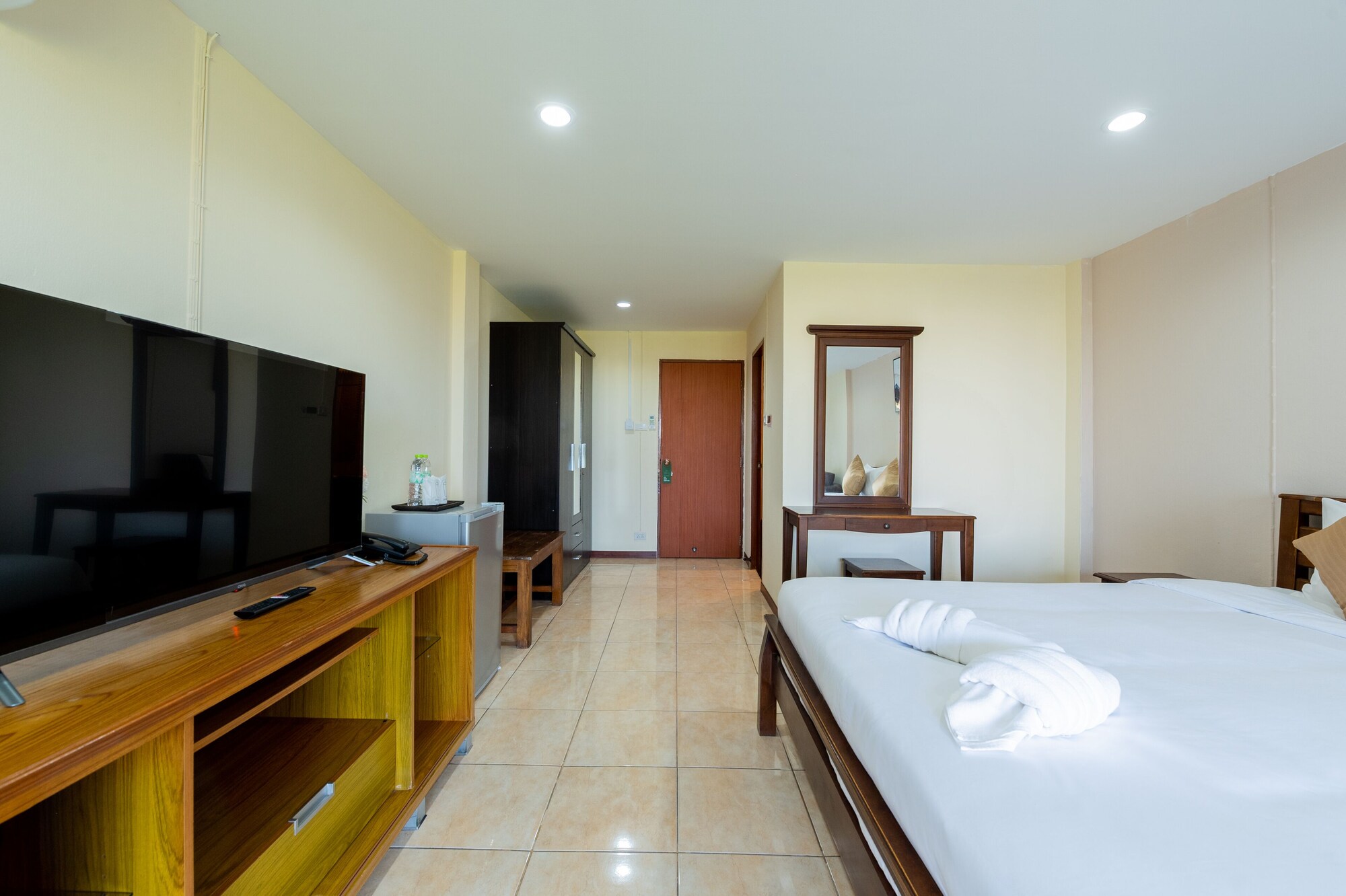 1 BEDROOM, STANDARD, RESORT VIEW