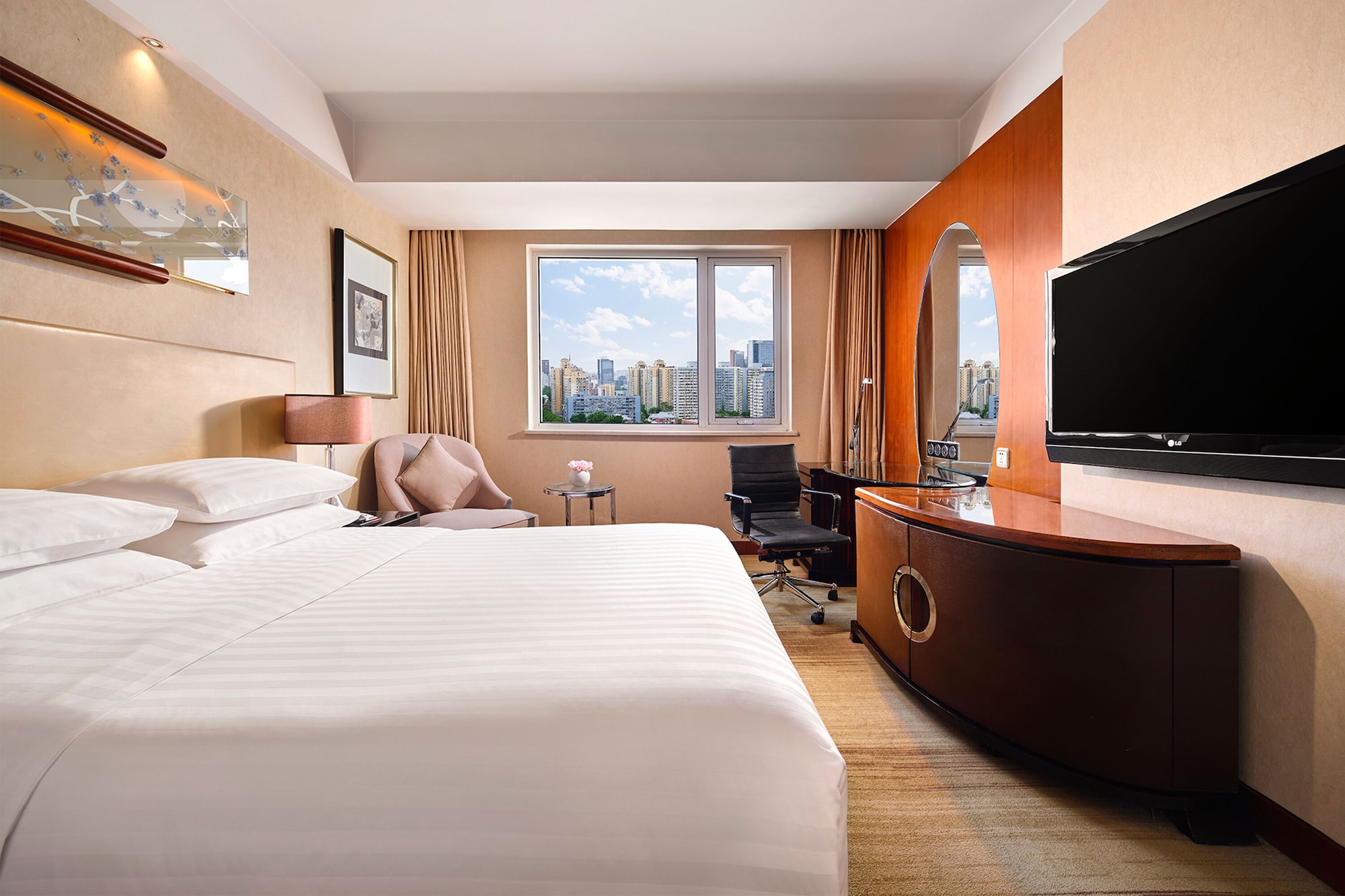 SUPERIOR, KING BED, CITY VIEW